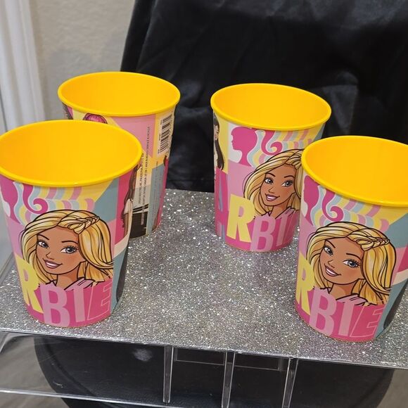 Barbie Disposable Tableware Set - Pink and Yellow - Picture 11 of 11